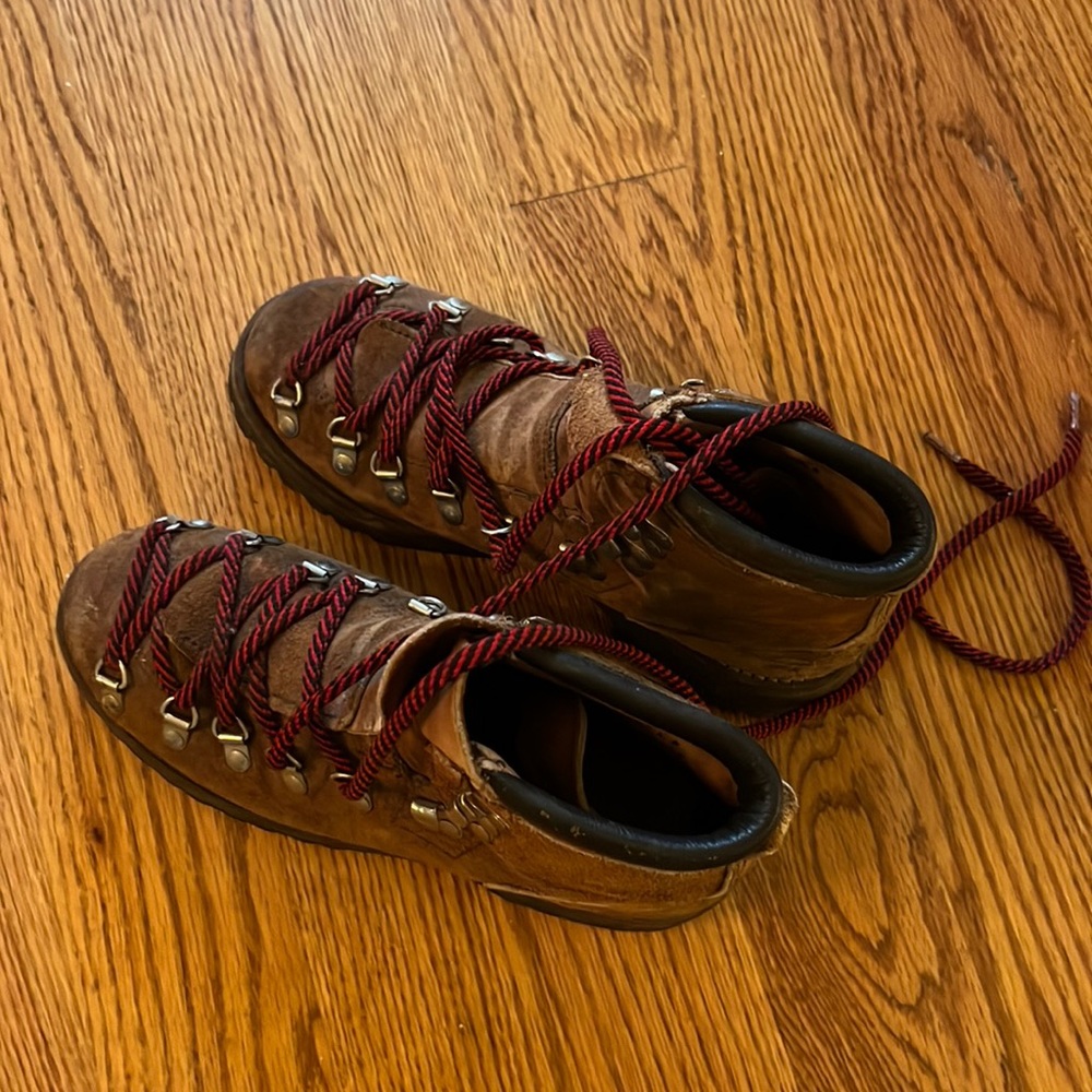 Vibram Hiking boots, women’s . Heavy duty with a great tread.